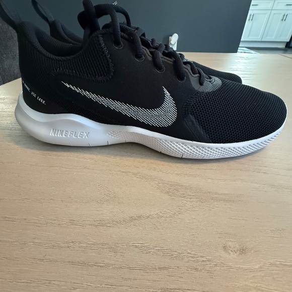New Nike flex - Picture 3 of 6